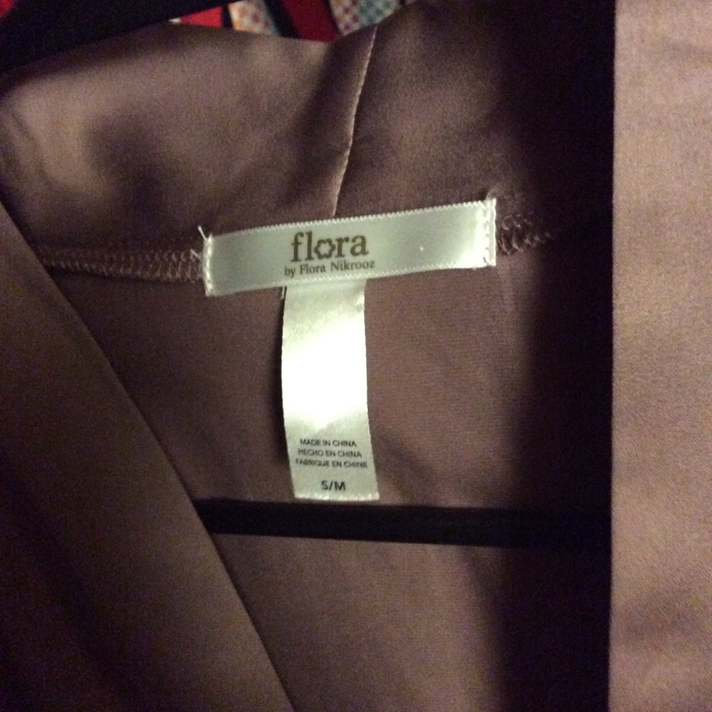 NWT Flora Robe - Picture 2 of 4